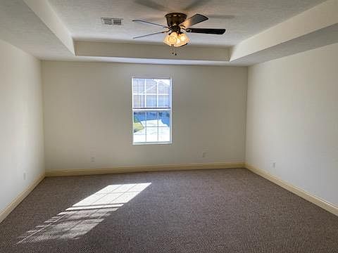 4th image of 5058 Hawthorn Dr