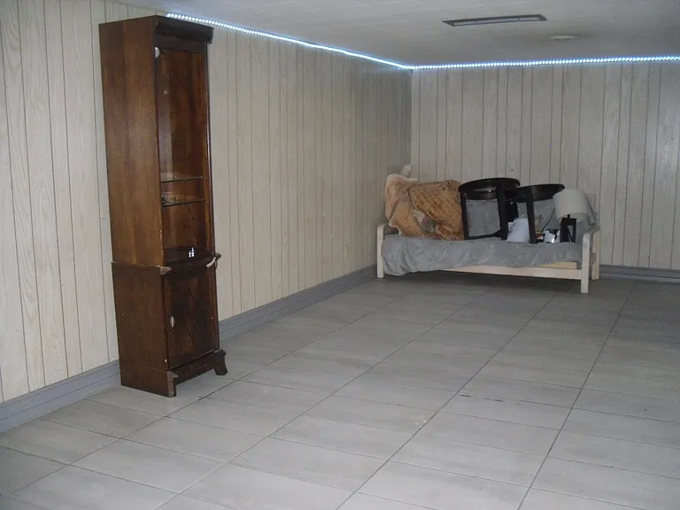 109 Spruce Dr #B — Photo 3