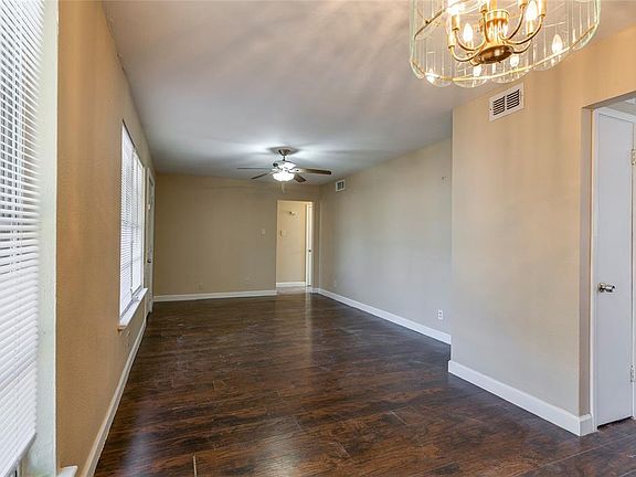 5th image of 2726 Highwood Dr