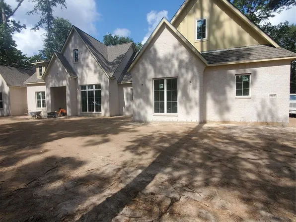 207 Creekside Dr, Magnolia, TX 77354