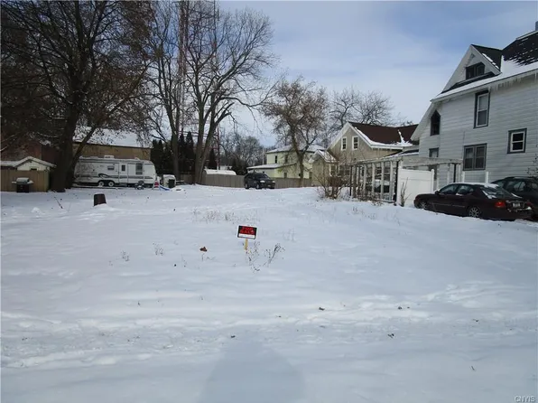 47 Logan St, Auburn, NY 13021