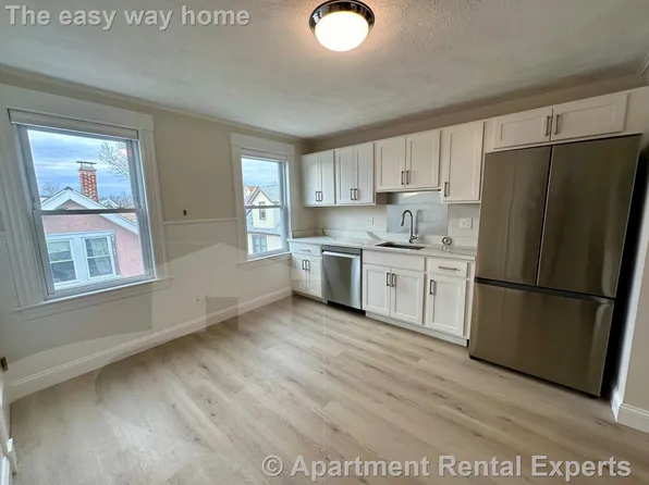 12 Hill St #3, Somerville, MA 02144