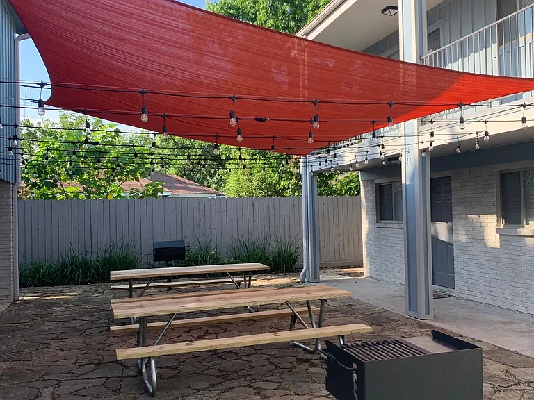 BlueBird Apartments — Photo 6