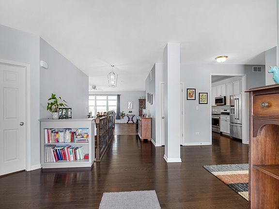 3rd image of 10280 California St
