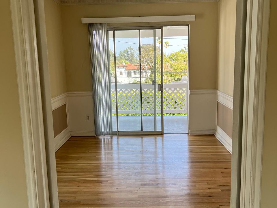 Separate dining room