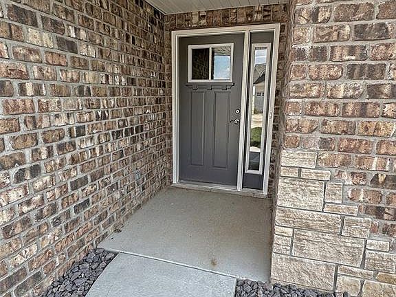 4th image of 627 Rhapsody Ln