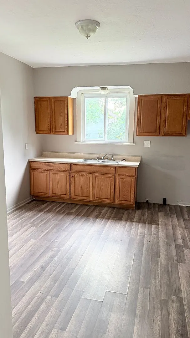 Single Family home Ready now! — Photo 4