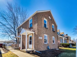 5137 Dobson St, Skokie, IL 60077