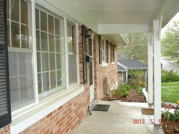 3rd image of 629 Belmont Dr