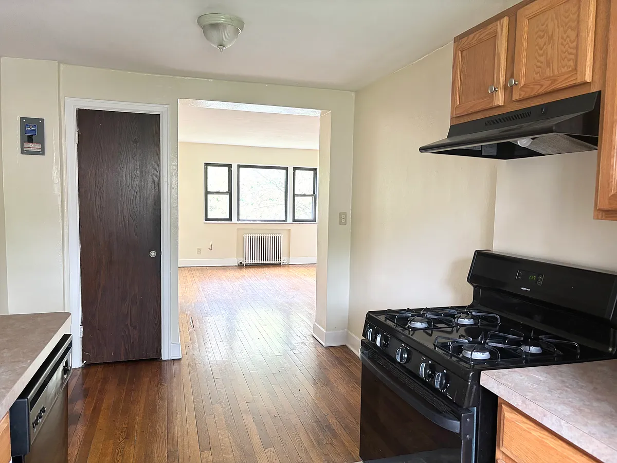 Building Photo - 255 Linwood Ave #3
