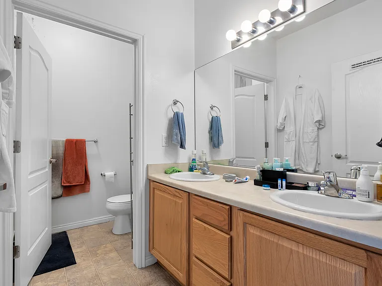 442 W 1430th St S #317 — Photo 8