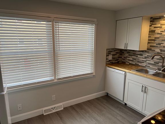 3rd image of 5014 Glenwood Ave #3