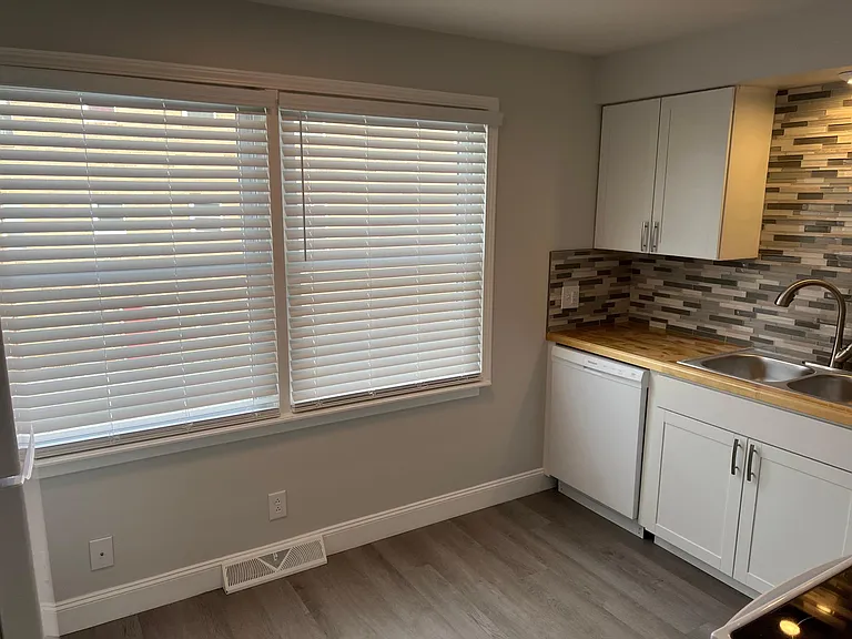5014 Glenwood Ave #3 — Photo 3