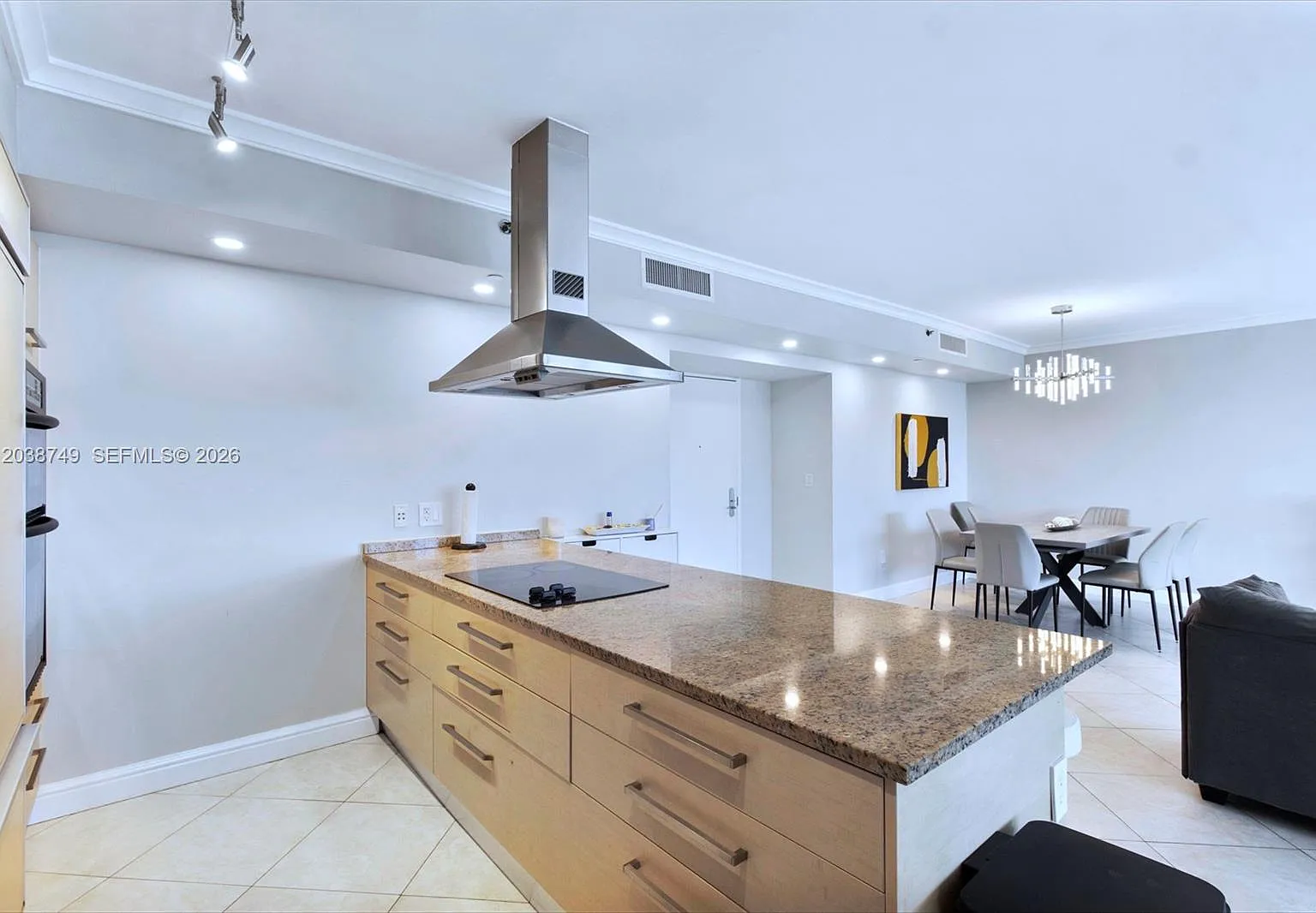 Beach Club Condo — Photo 2