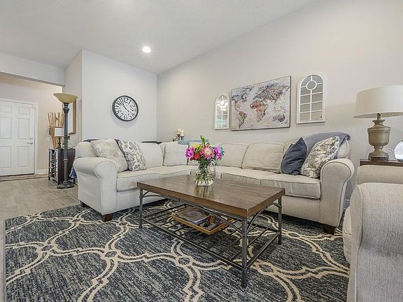 3rd image of 1923 Lake Waters Pl