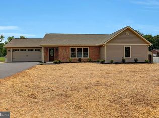 1036 Kunkle Dr, Chambersburg, PA 17202