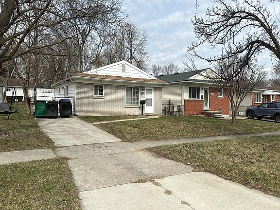 3rd image of 26744 Beverly Rd