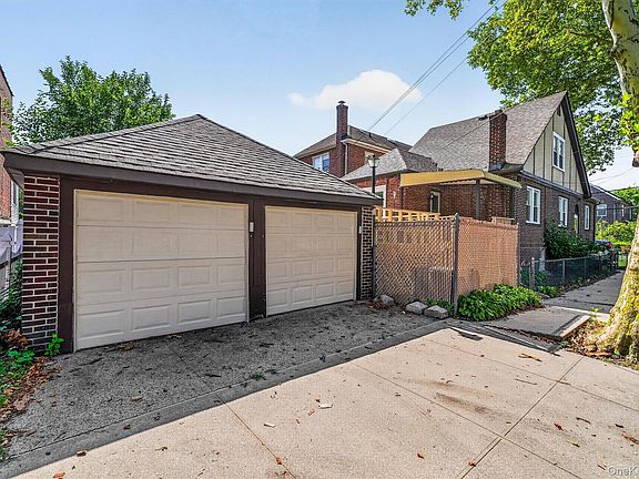 3rd image of 2400 Morgan Avenue