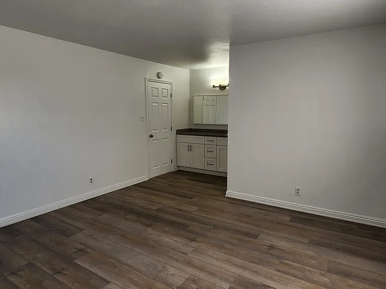 Hunt Pk Apartments — Photo 14