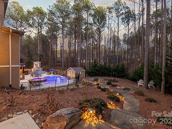 3rd image of 4893 River Hills Dr