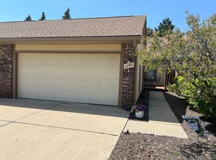 2860 Lakewood Dr, Trenton, MI 48183