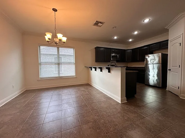 108 Valcour Pl — Photo 4