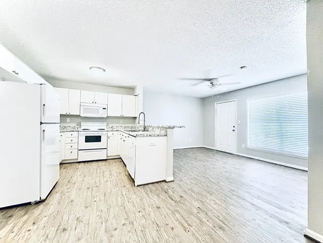 201 Notting Hill Cir #1-205 — Photo 2
