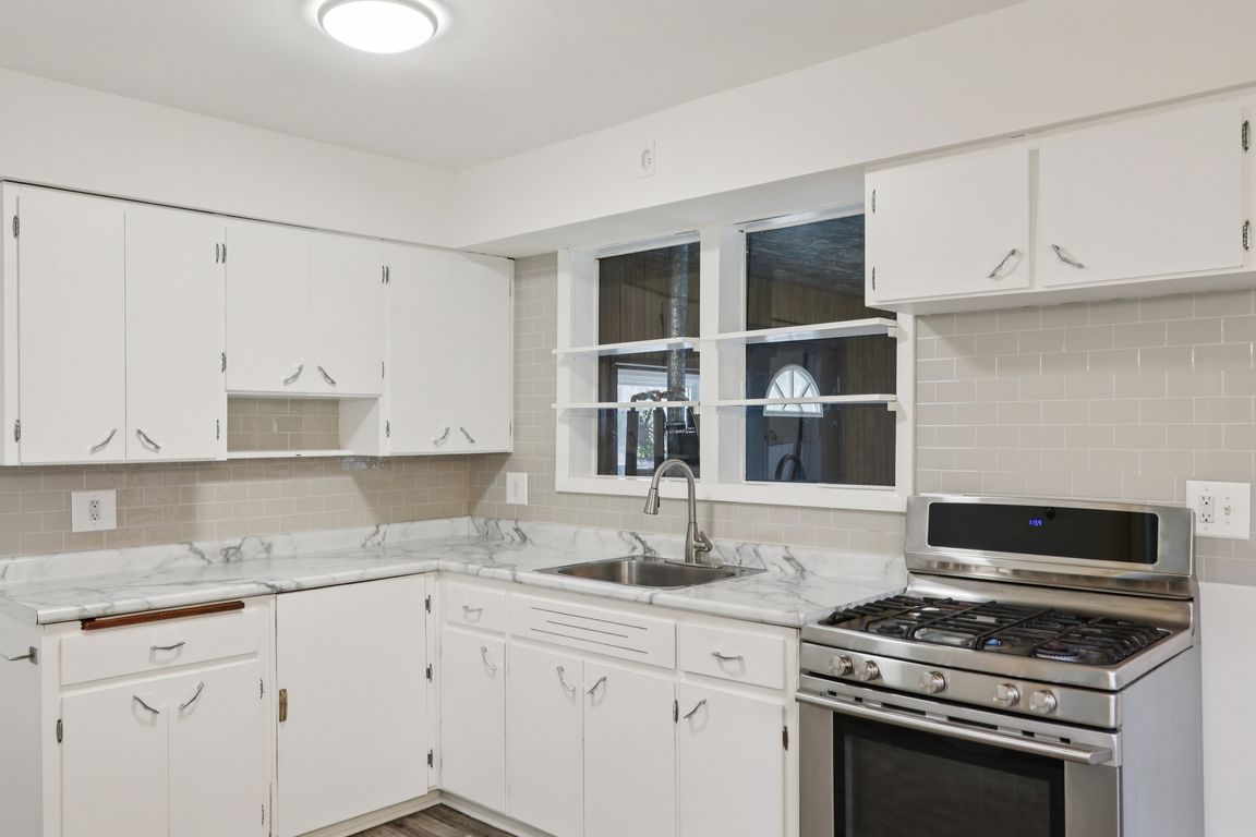 next background image