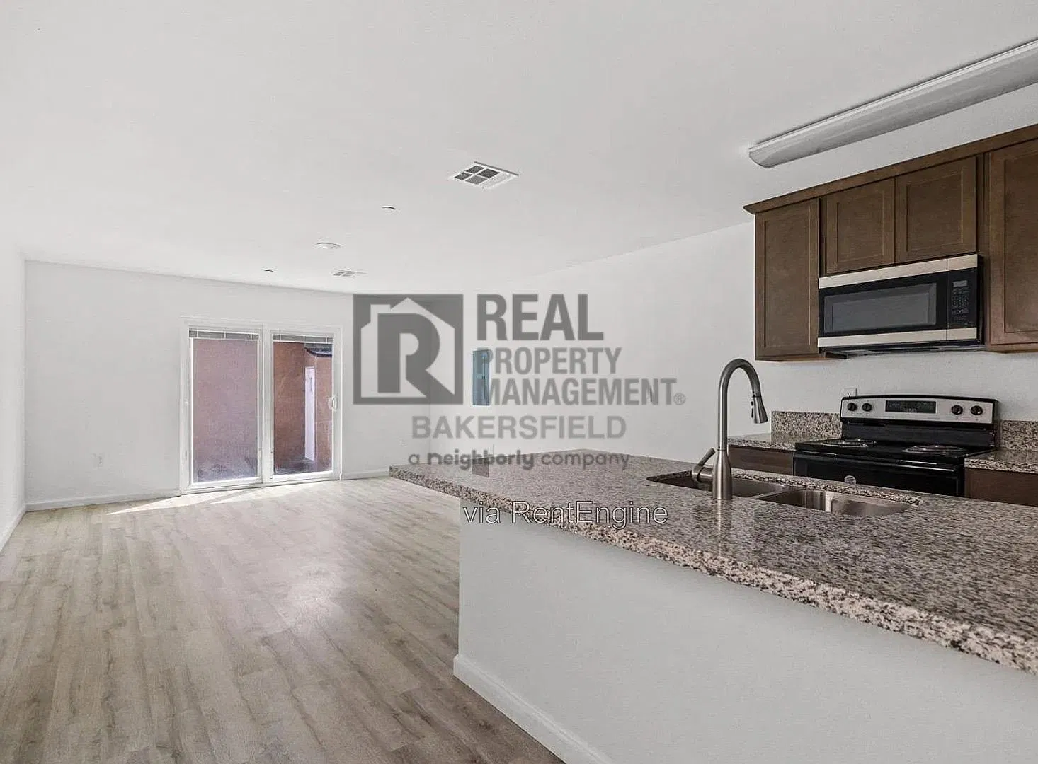 1415 Oregon St — Photo 4