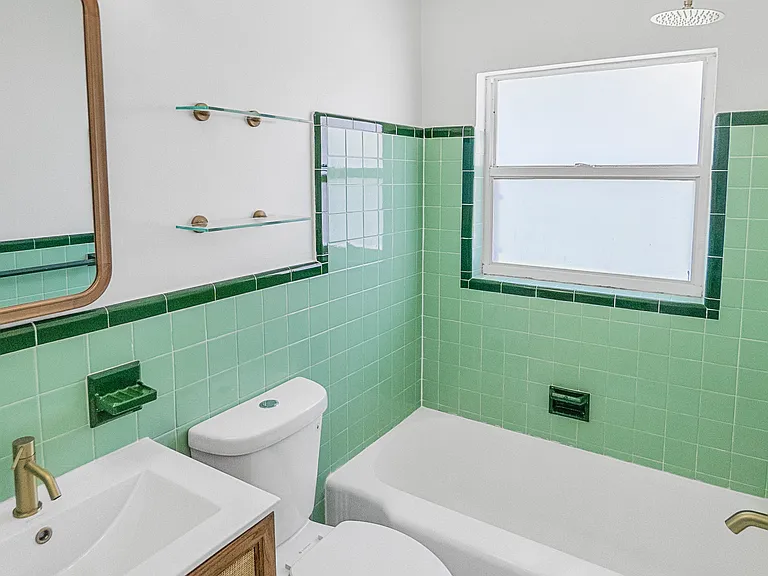 238 43rd Ave NE — Photo 15