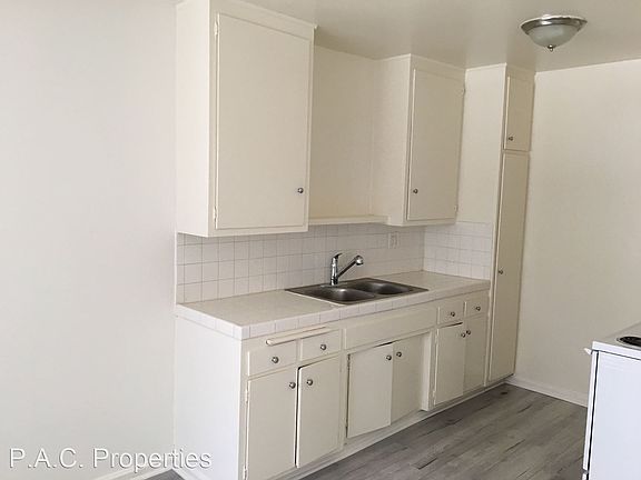5th image of 11840 Kittridge St APT 8
