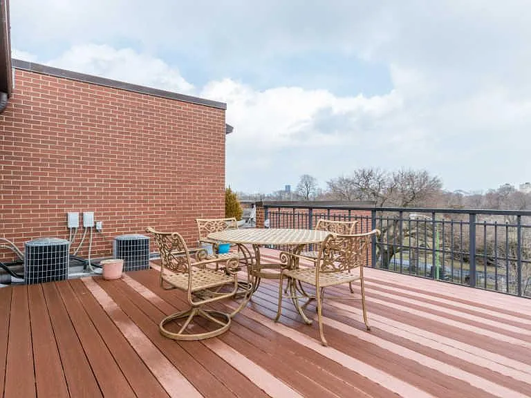 4113 N Southport Ave — Photo 39