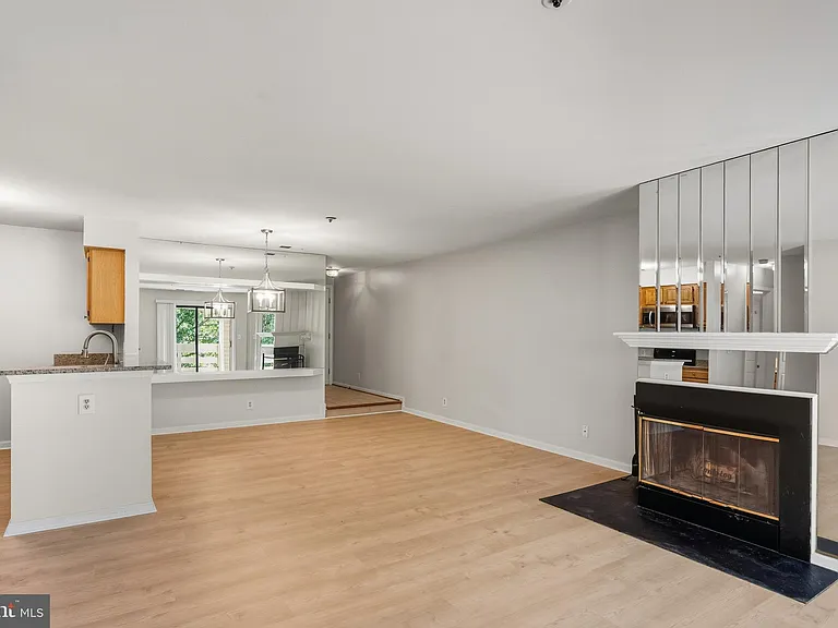 240 S Reynolds St #411 — Photo 20