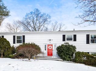 9 Randy Ln, Pleasantville, NY 10570