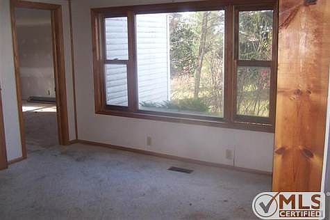 5th image of 10549 Cutler St
