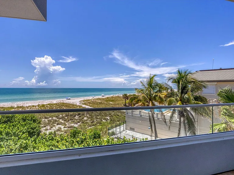 5801 Gulf Of Mexico Dr — Photo 25