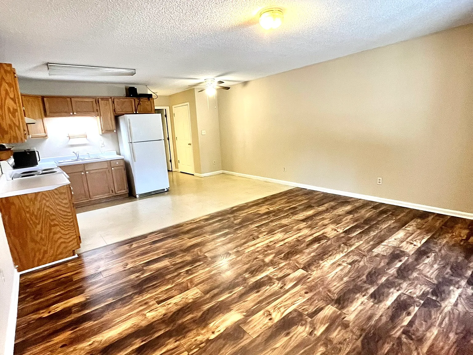 Lauderdale Apartments - 3 — Photo 3