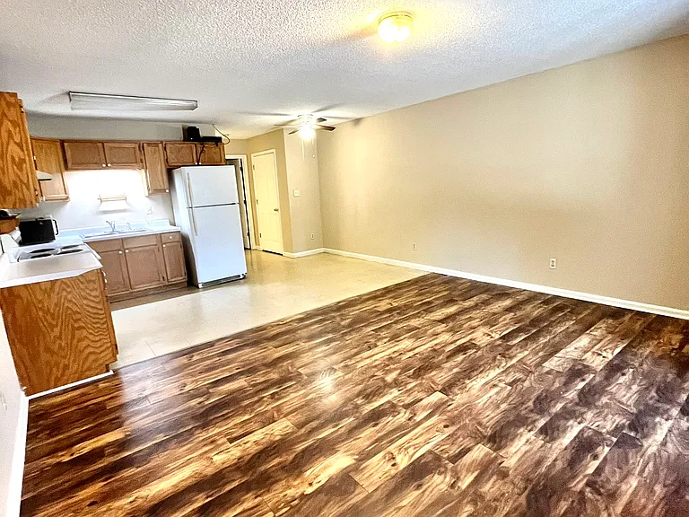 1014 E Lauderdale St — Photo 3