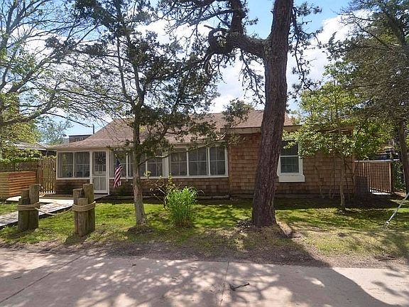 3rd image of 507 Bayberry Walk