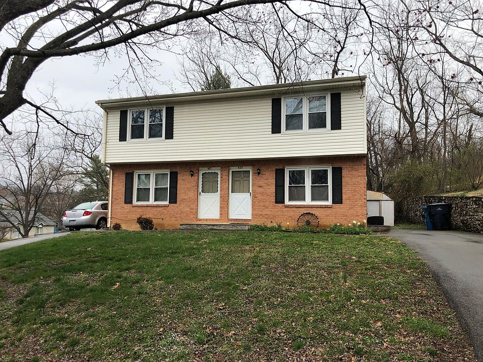 2nd image of 435 Ceylon St NE #435/437
