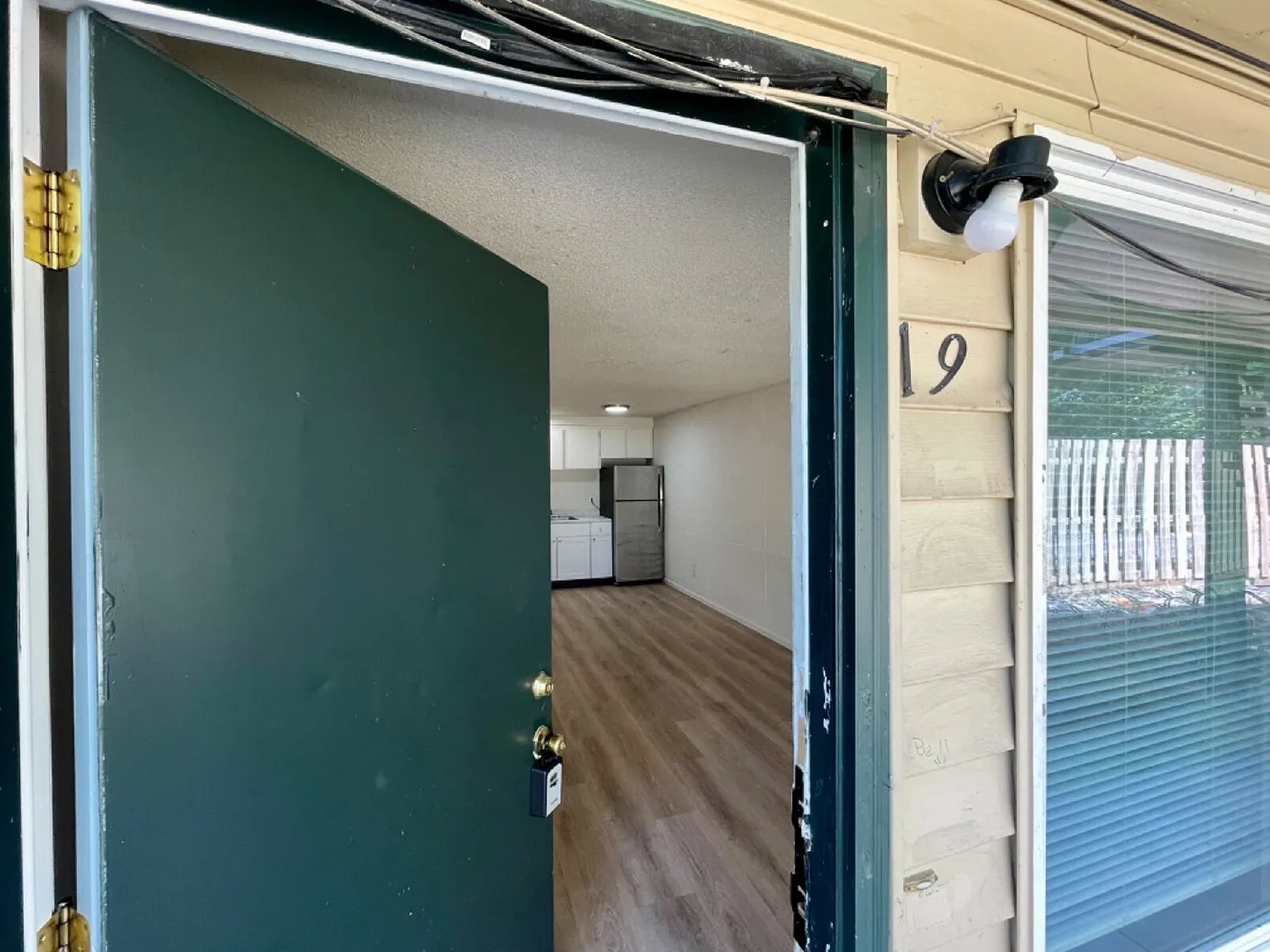 1 bed, 1.0 bath, $925 — Photo 1