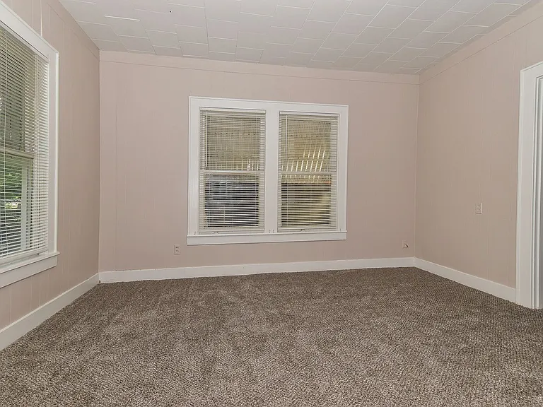 3814 Roberts St — Photo 13