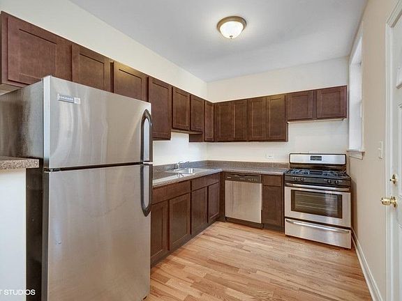 5th image of 626 W Cornelia Ave #E1