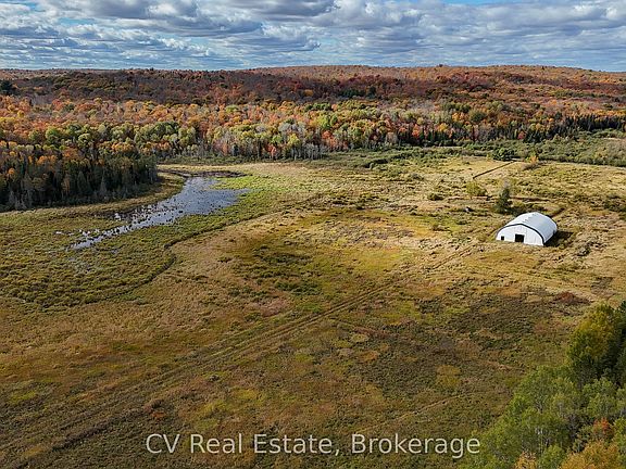 4th image of 653 Stoney Rd