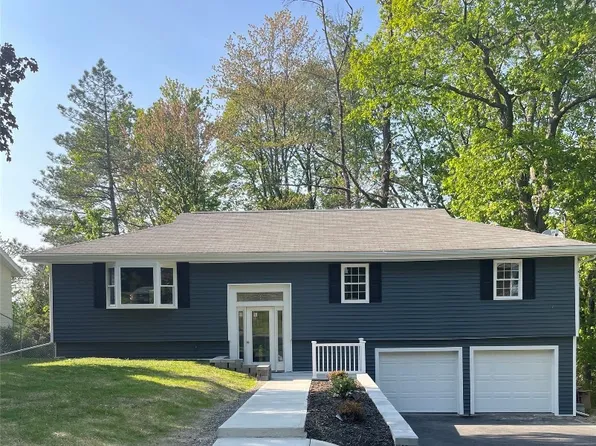 2441 Charleston Ave, Vestal, NY 13850