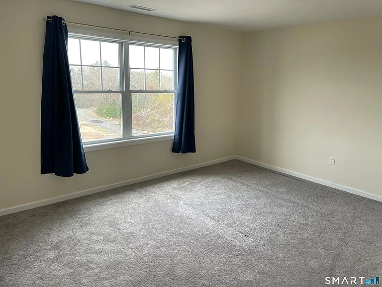 28 Woodside Dr — Photo 13