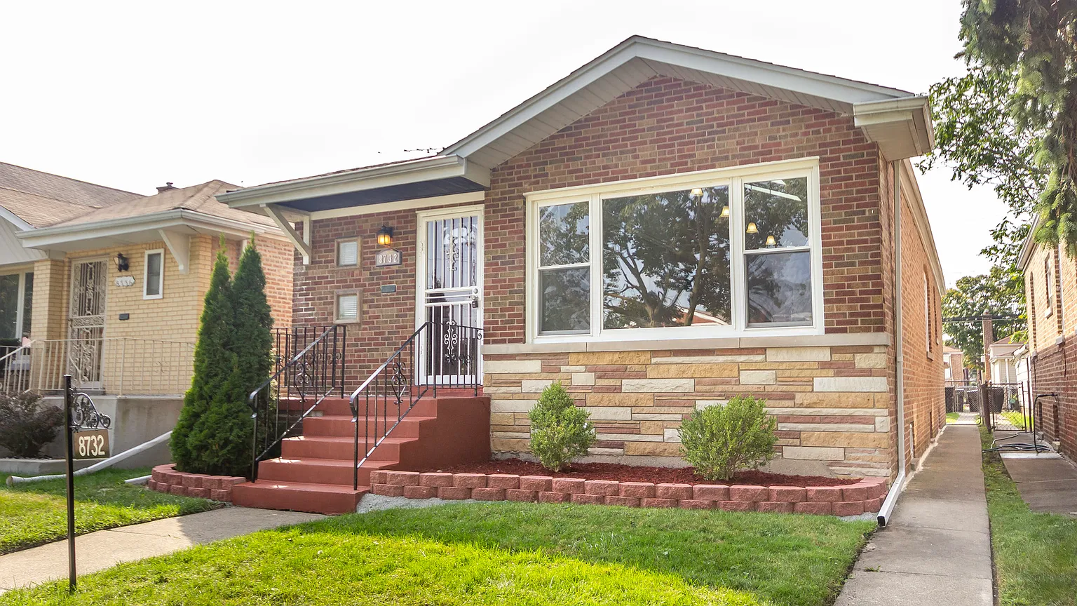 8732 S Euclid Ave photo 1