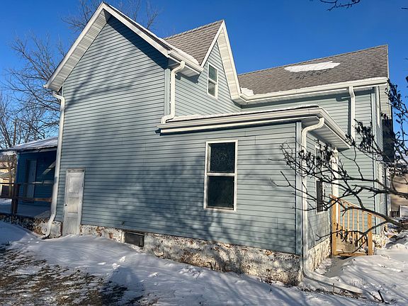 2nd image of 408 2nd St