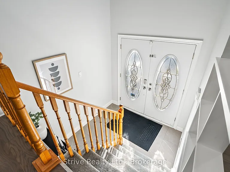 23 Cherry Blossom Cres #UPPER — Photo 3
