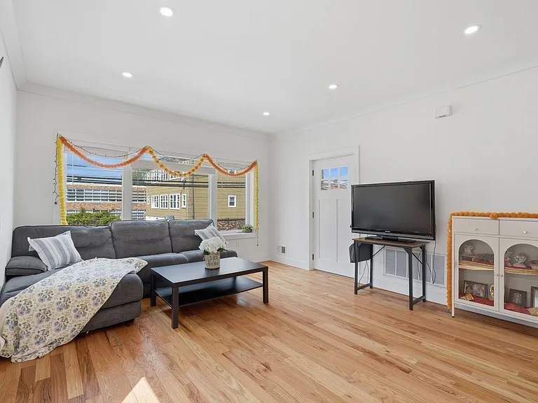 31 Patterson St #1 — Photo 3